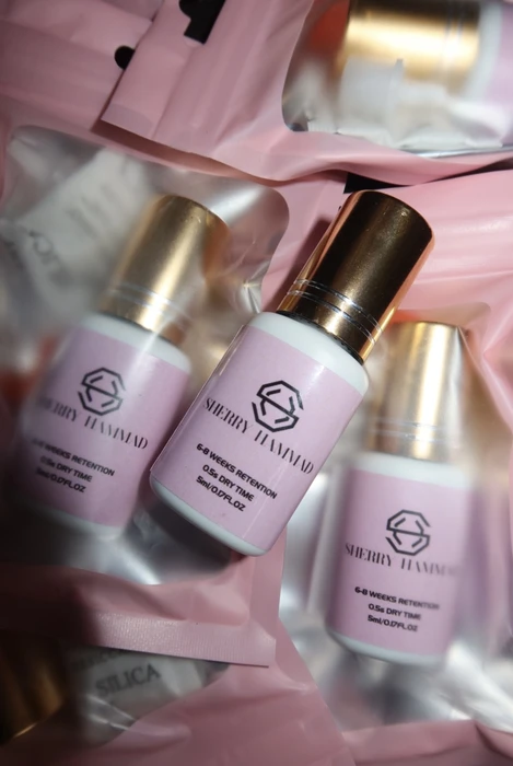 דבק להלחמת ריסים